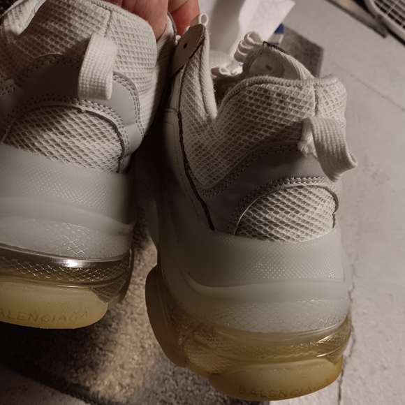 Balenciaga triple S shoes - Picture 4 of 5